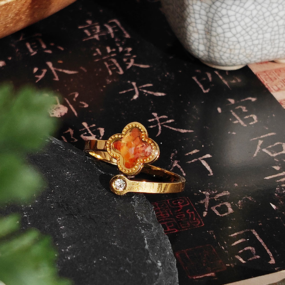 Four-Leaf Clover Ring with Crystals – Red & Prosperous Series