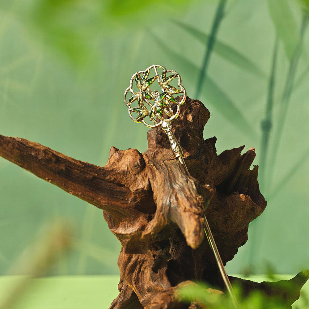 Jadeite Green Color Variation: Openwork Bamboo Hairpin