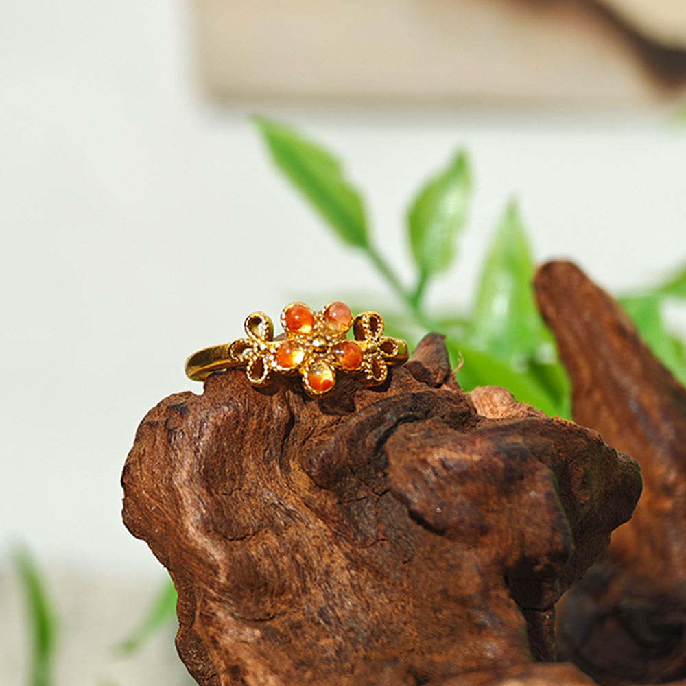 Royal Blue Five-Petal Flower Ring