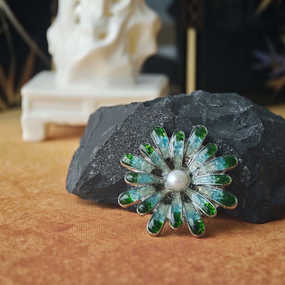 Jade Green Chrysanthemum Brooch