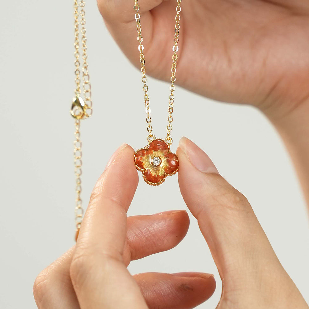 Four-Leaf Clover Necklace – Prosperous Red Double-Sided