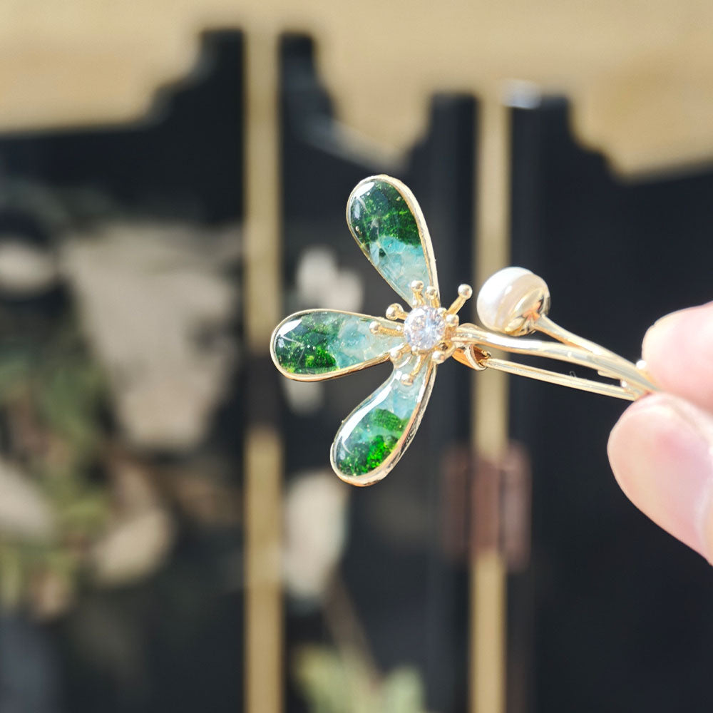 Clover Brooch – Emerald Green