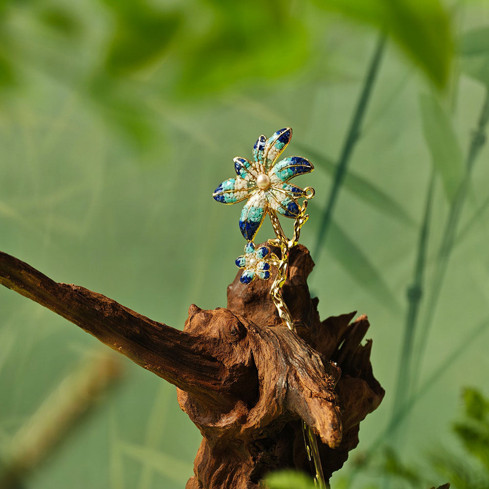 Blue-and-white Chrysanthemum Hairpin with Pearl