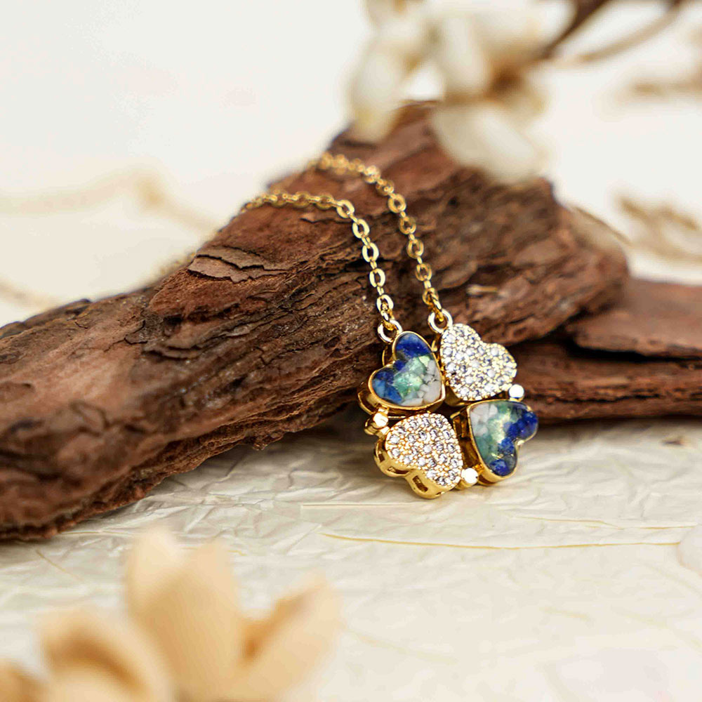 Movable Magnetic Clover Necklace – Blue & White