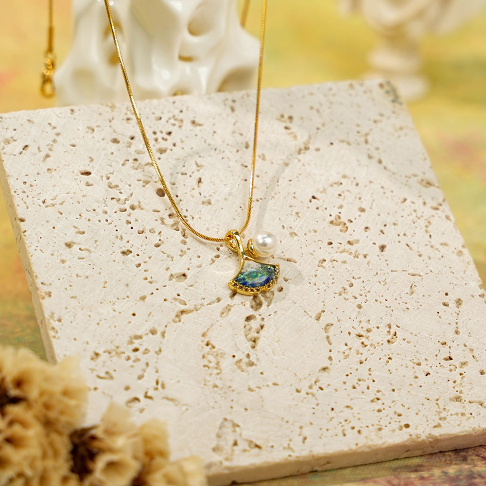 Necklace – Ginkgo Leaf, Blue & White Style
