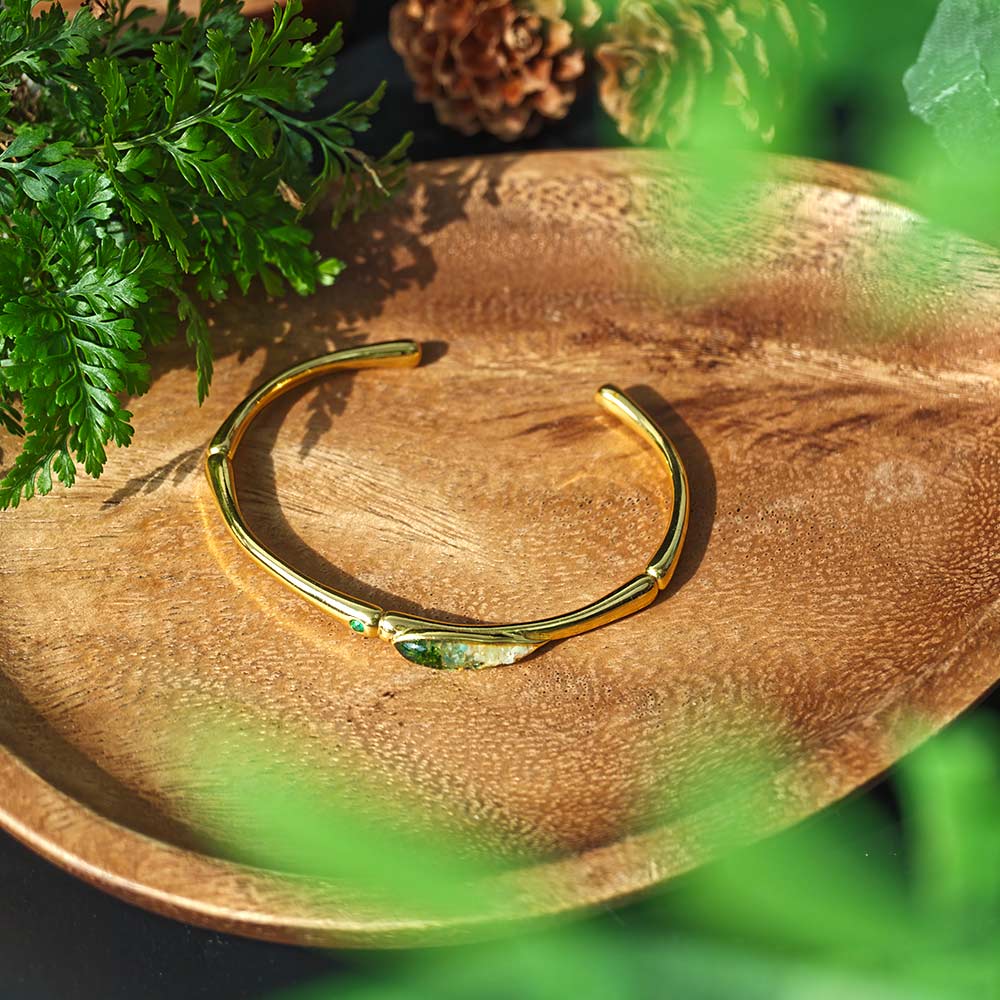 Emerald Gradient Bamboo Leaf Design Bracelet