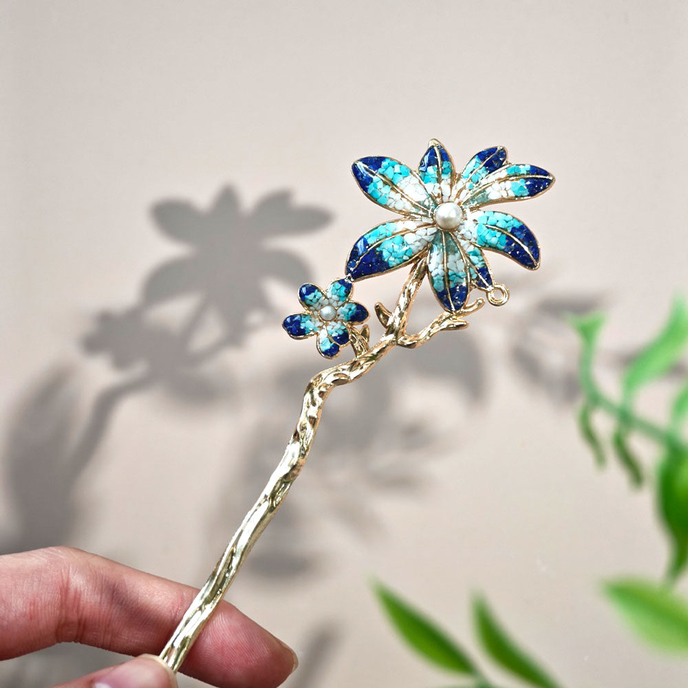 Blue-and-white Chrysanthemum Hairpin with Pearl