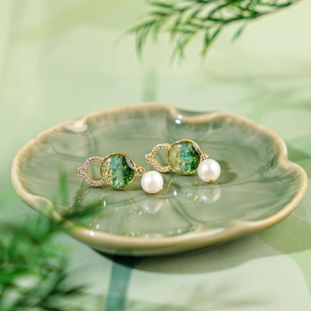 Studs – Gourd B, Emerald Green