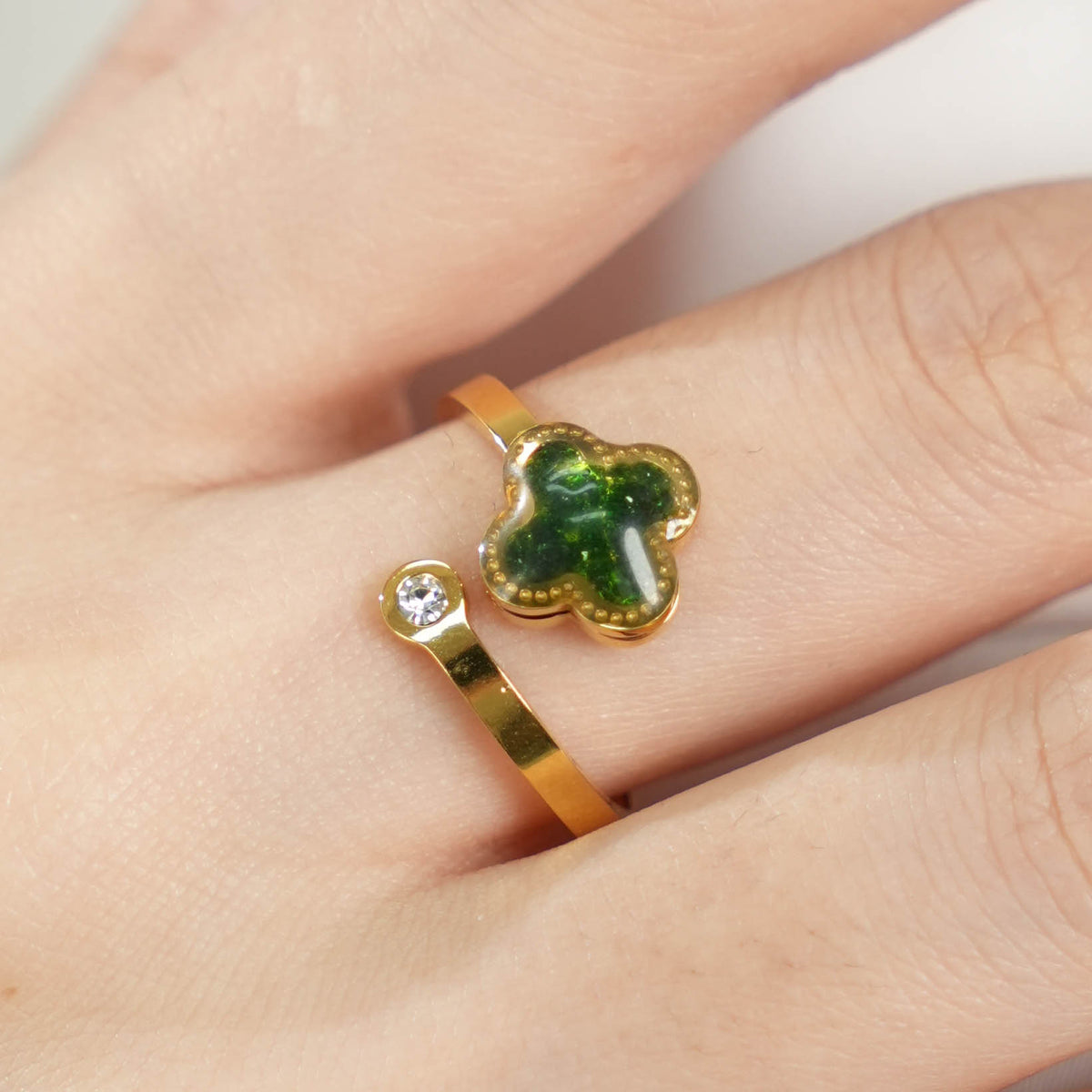 Ring – Emerald Four-Leaf Clover with Diamonds