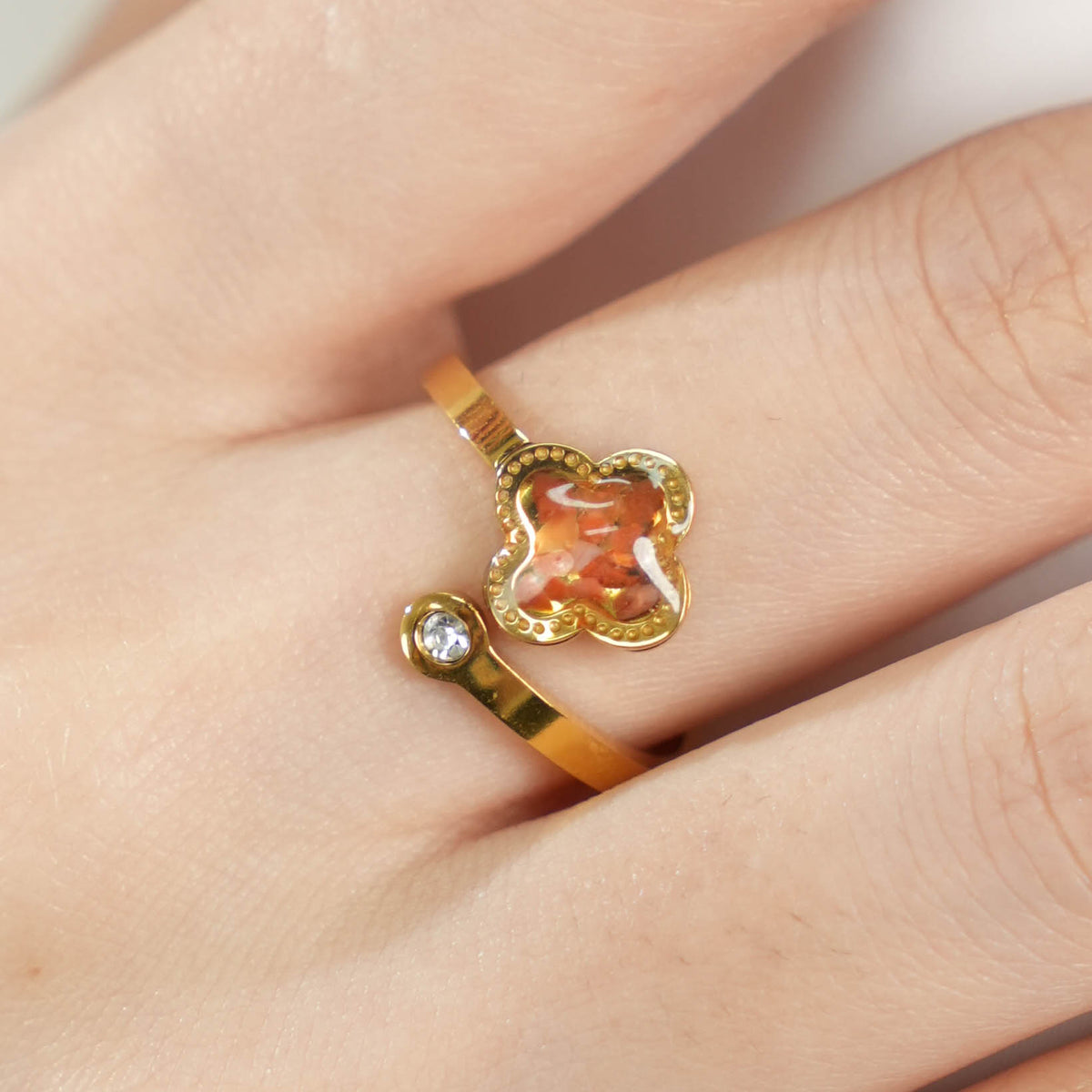 Four-Leaf Clover Ring with Crystals – Red & Prosperous Series