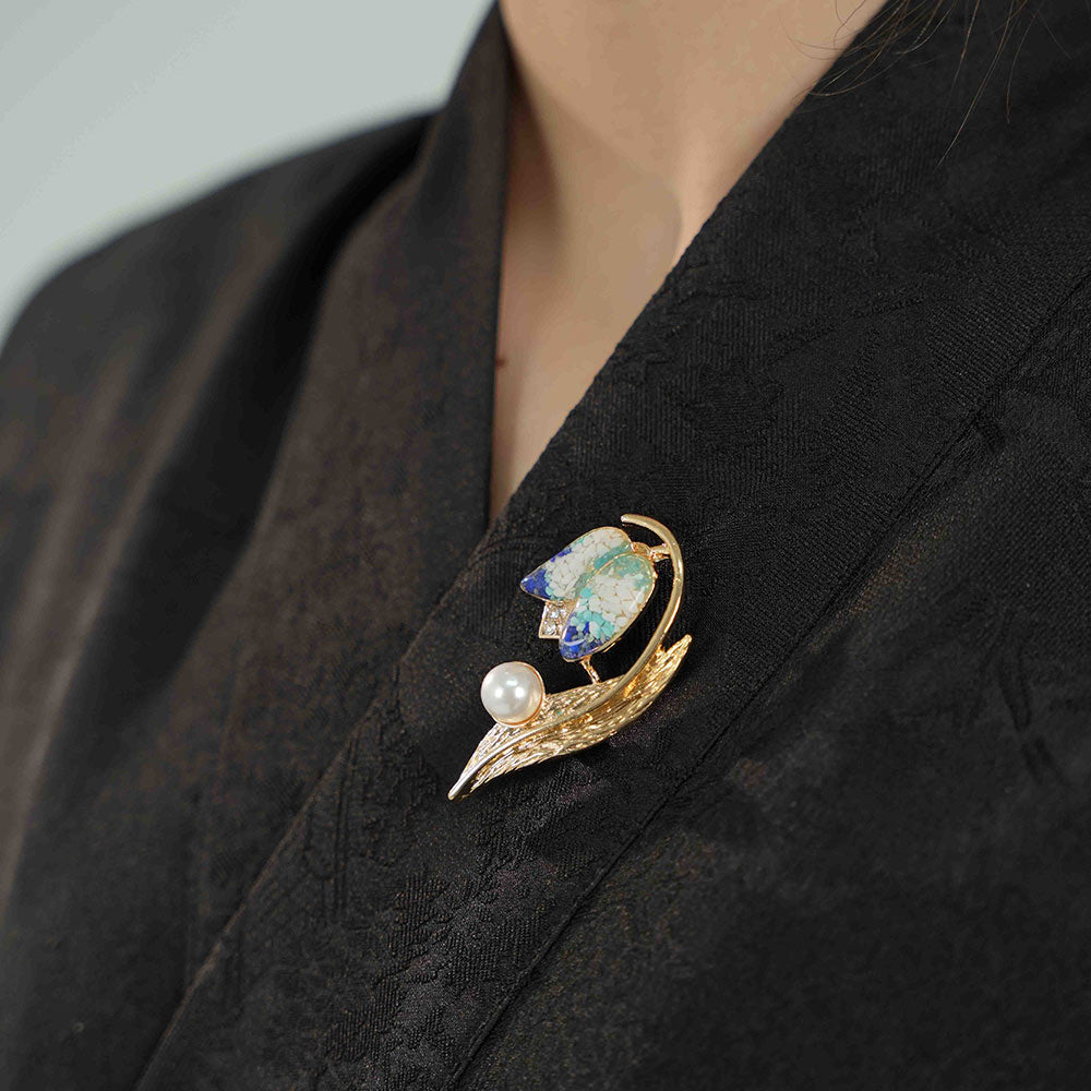 Blue-and-White Tulip Brooch