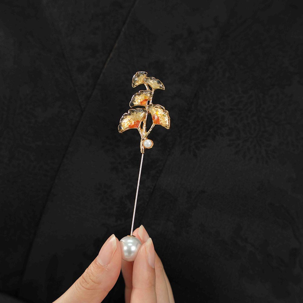 Dunhuang-Colored Ginkgo Leaf Brooch