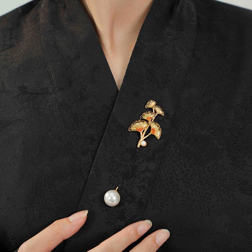 Dunhuang-Colored Ginkgo Leaf Brooch