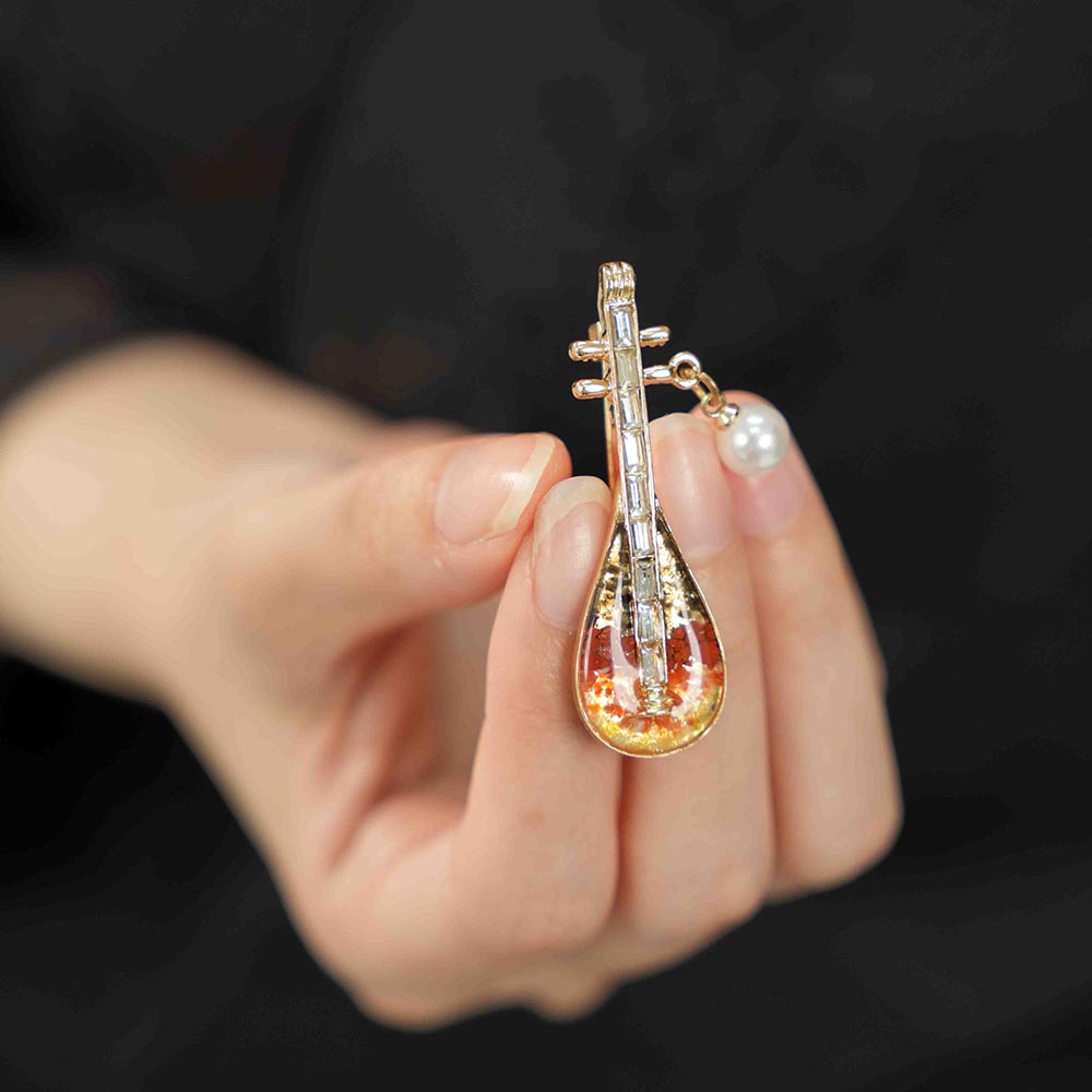 Brooch – Pipa, Prosperous Red Series