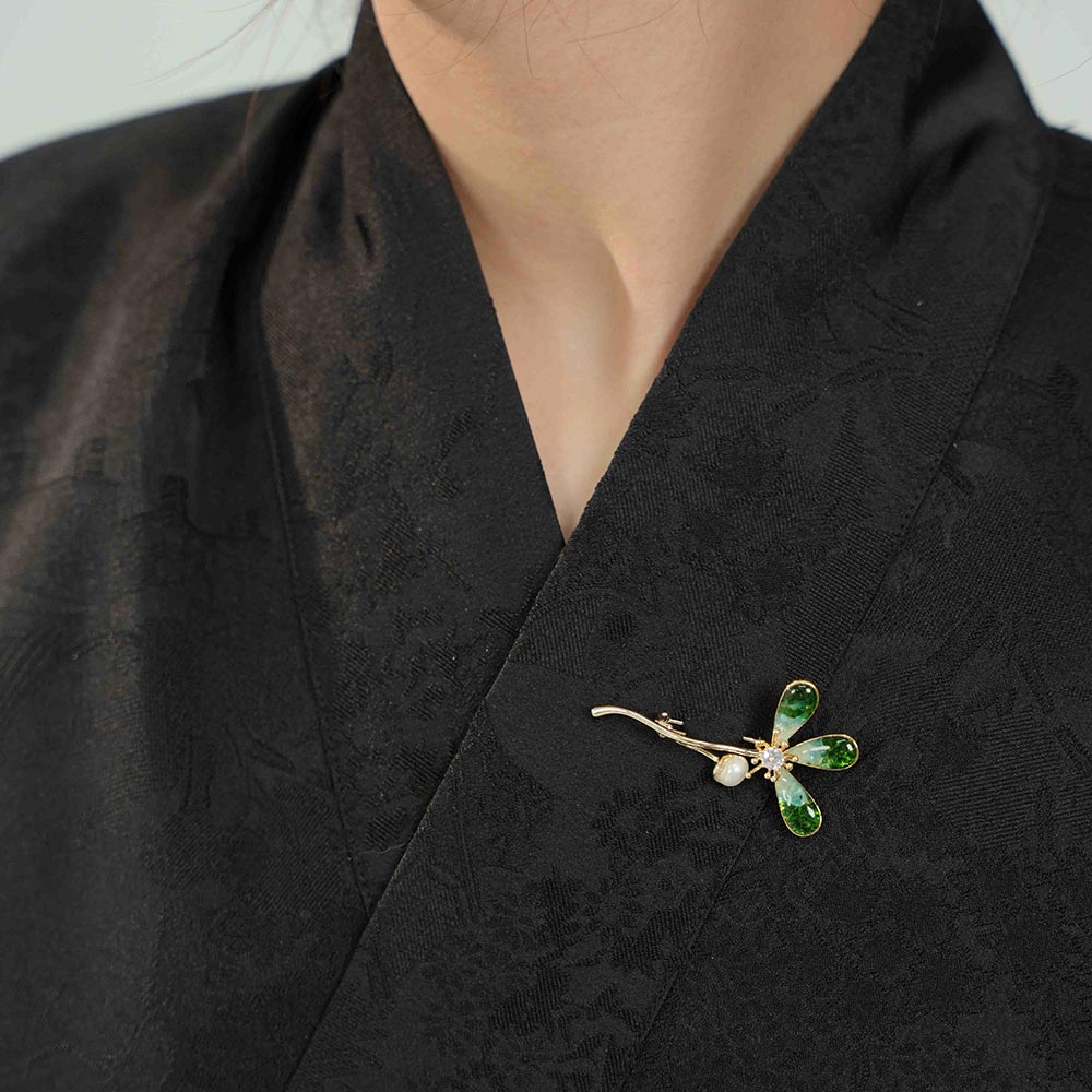 Clover Brooch – Emerald Green