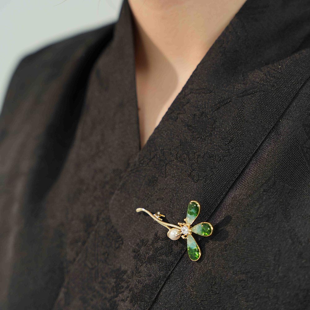 Clover Brooch – Emerald Green