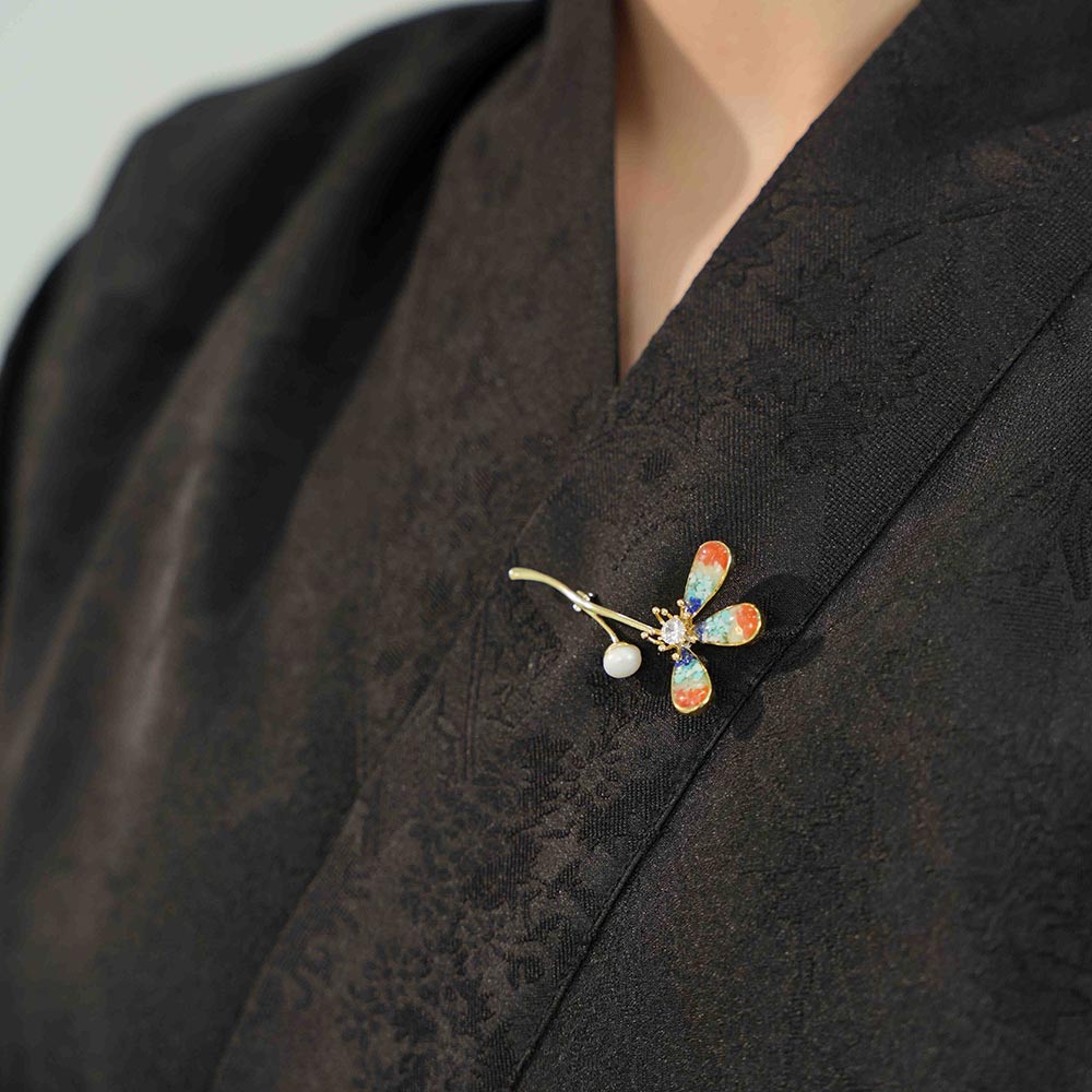 Clover Brooch – Dunhuang Red