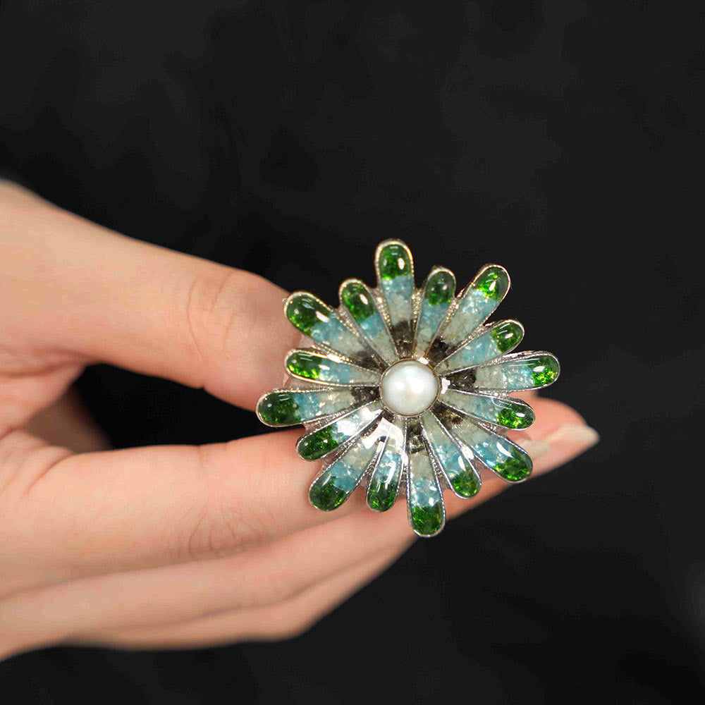 Jade Green Chrysanthemum Brooch