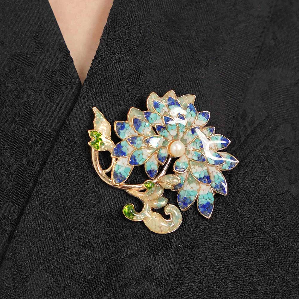 Brooch – Chrysanthemum, Blue & White