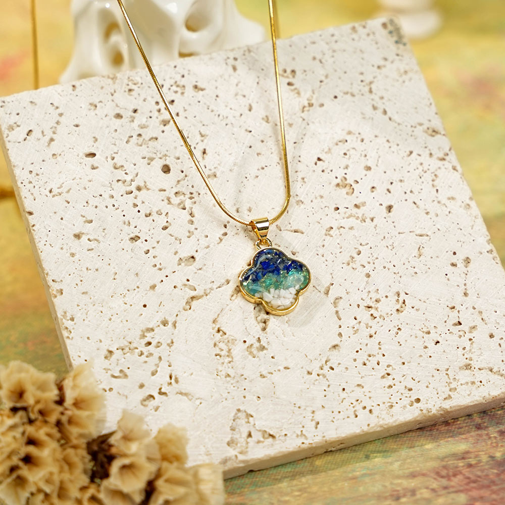 Necklace – Single-Sided Clover, Blue & White Style