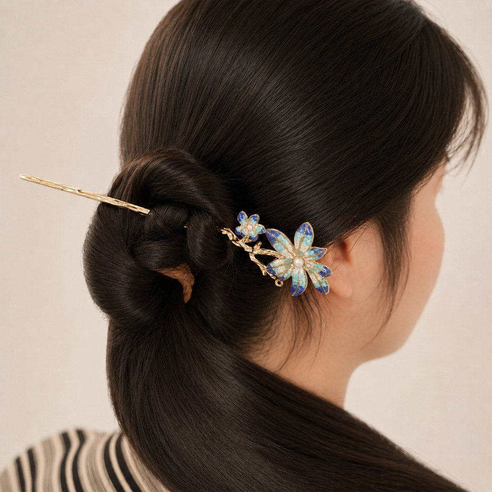 Blue-and-white Chrysanthemum Hairpin with Pearl