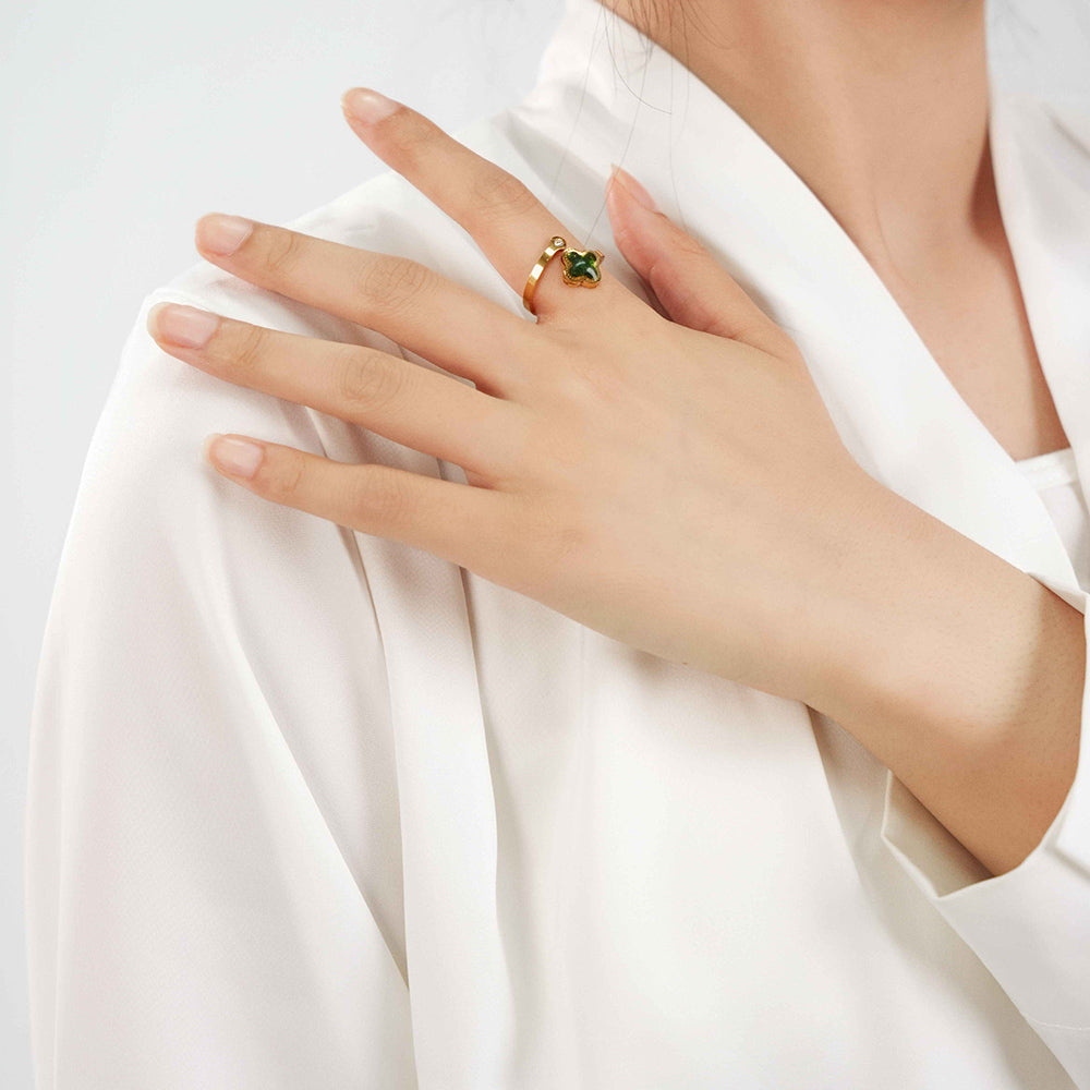 Ring – Emerald Four-Leaf Clover with Diamonds