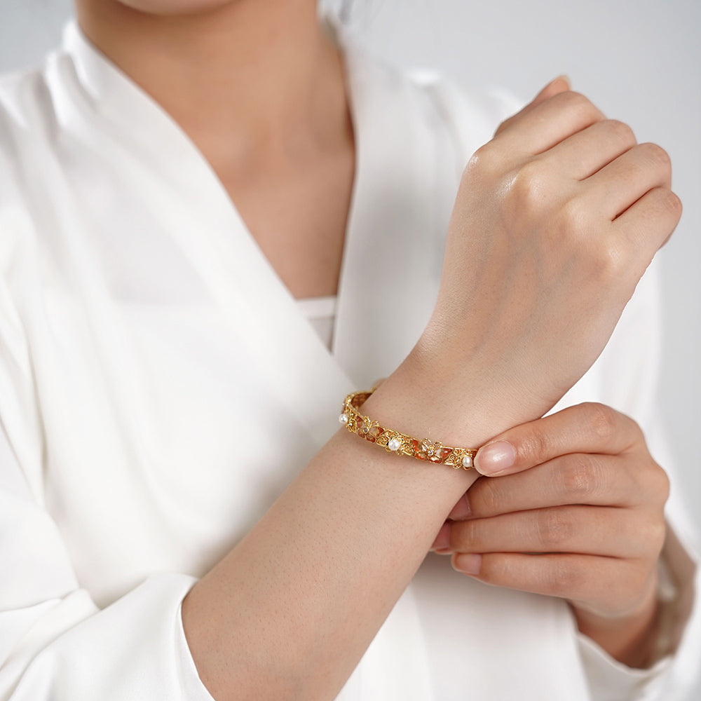 Heavy-duty Pearl Bracelet – Openwork Peach Blossom Design