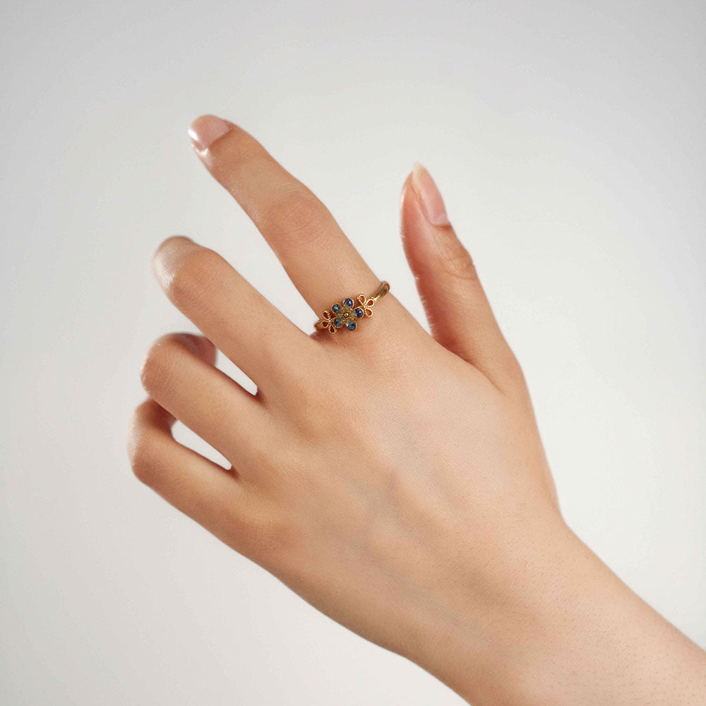 Royal Blue Five-Petal Flower Ring