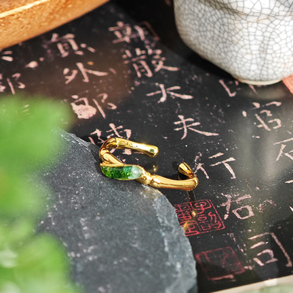 Green Gradient Bamboo Leaf Ring