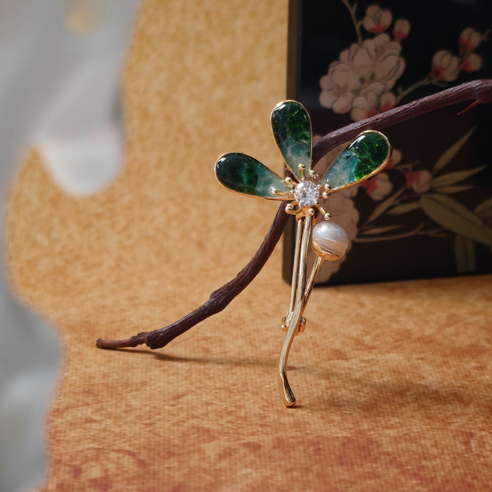 Clover Brooch – Emerald Green