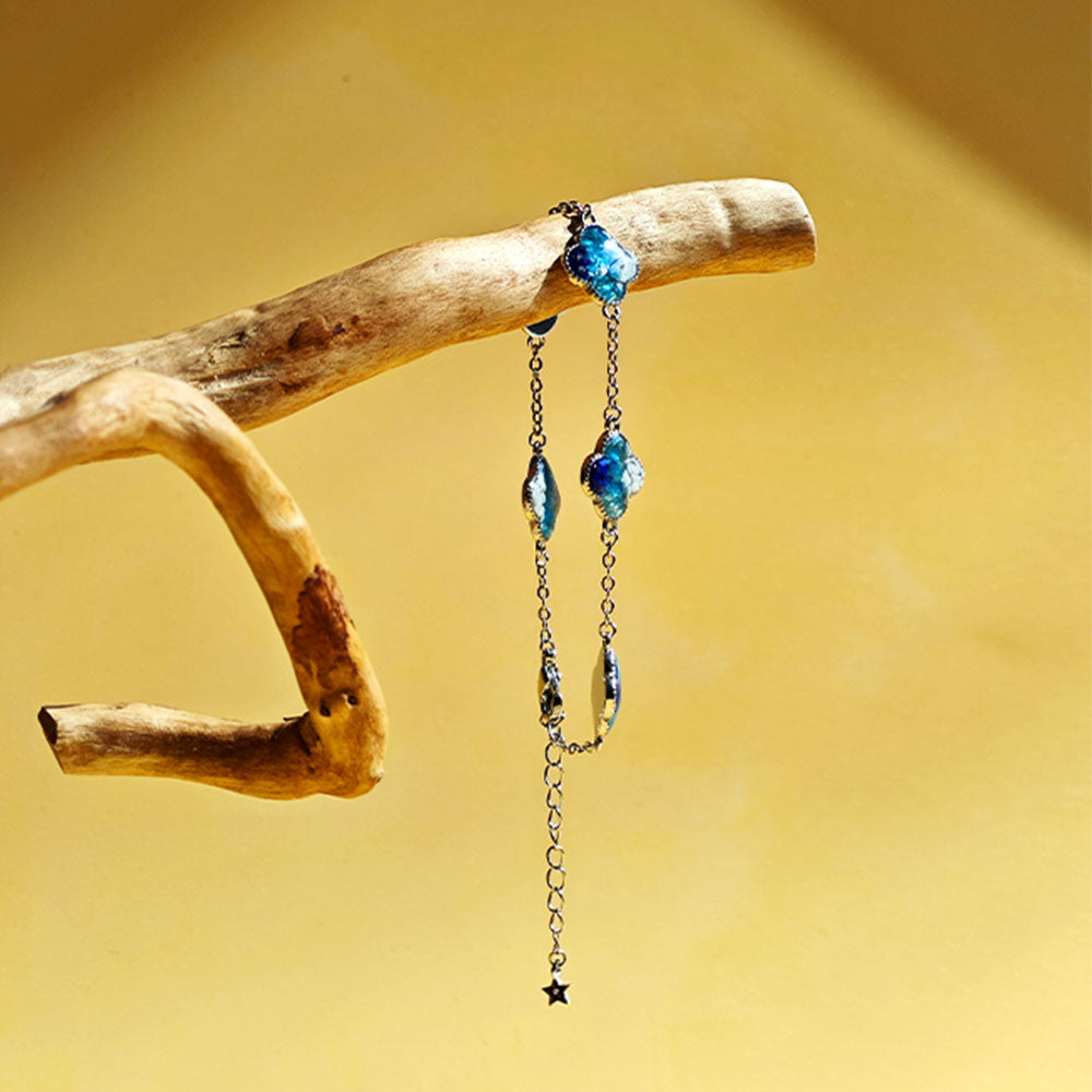Silver Four-Leaf Clover Bracelet – Blue & White