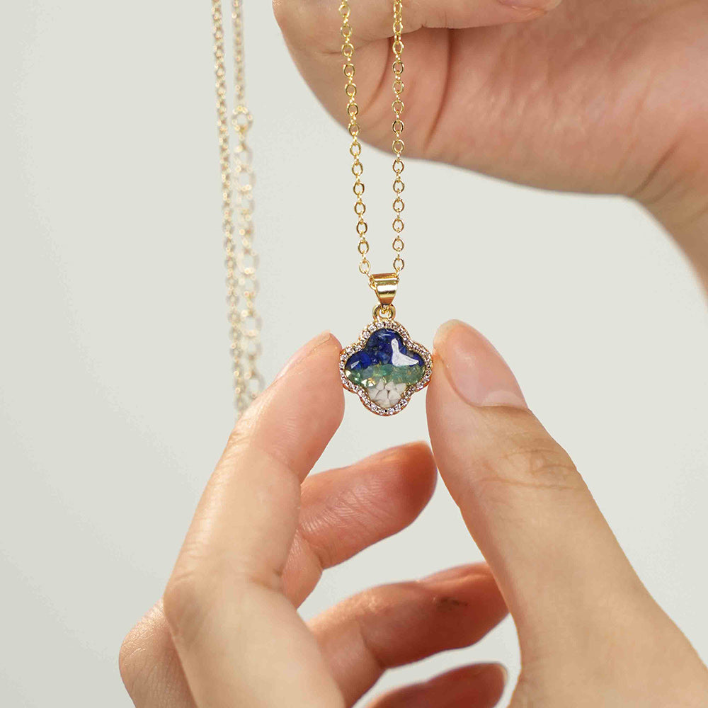Clover Necklace – Blue & White