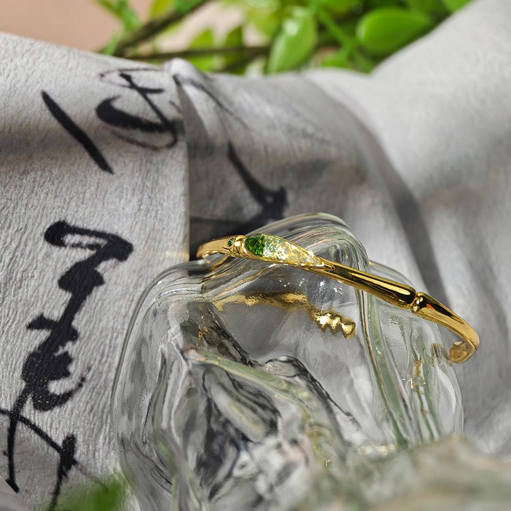 Emerald Gradient Bamboo Leaf Design Bracelet