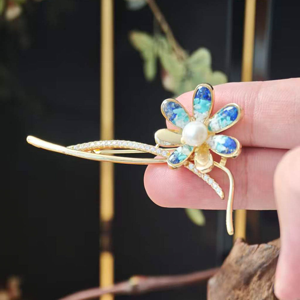 Clover Daisy Brooch – Blue & White