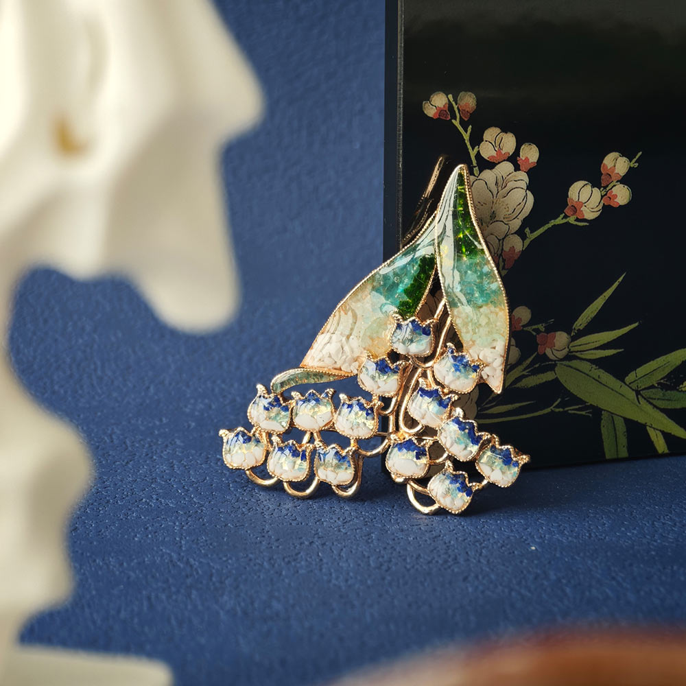 Blue-and-white Lily of the Valley Brooch