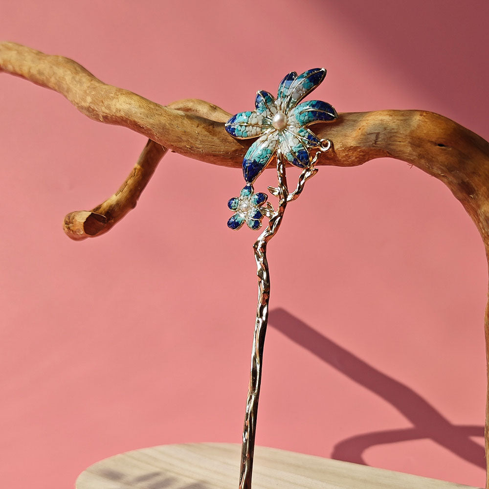 Blue-and-white Chrysanthemum Hairpin with Pearl
