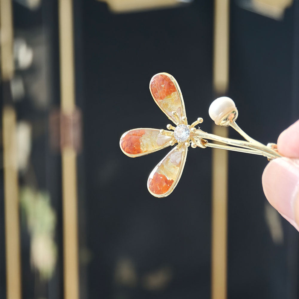 Clover Brooch – Prosperous Red