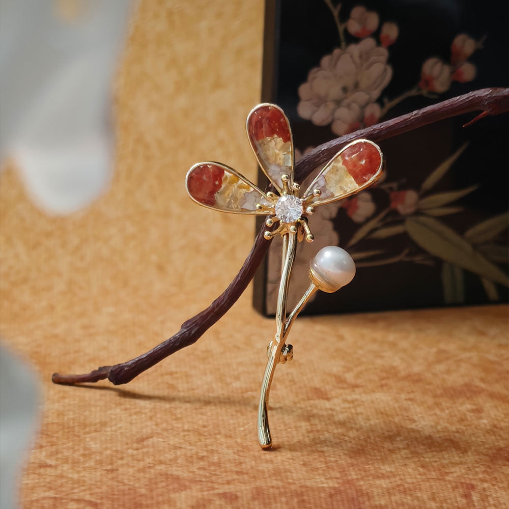 Clover Brooch – Prosperous Red