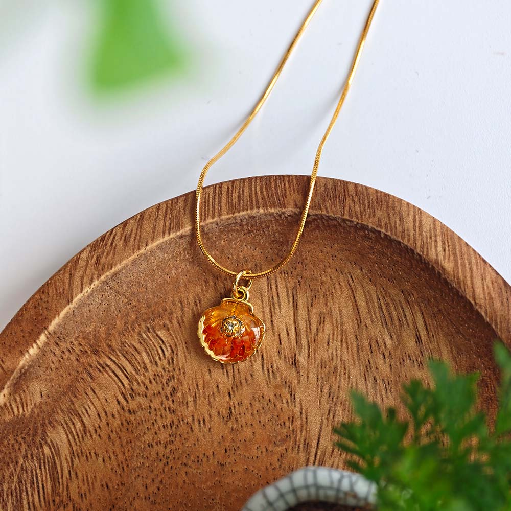 Necklace Shell Blazing Red Collection