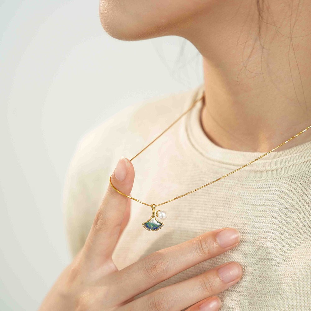 Necklace – Ginkgo Leaf, Blue & White Style