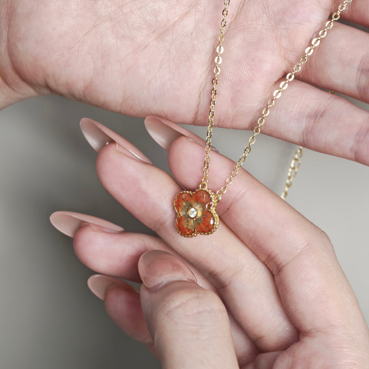 Four-Leaf Clover Necklace – Prosperous Red Double-Sided