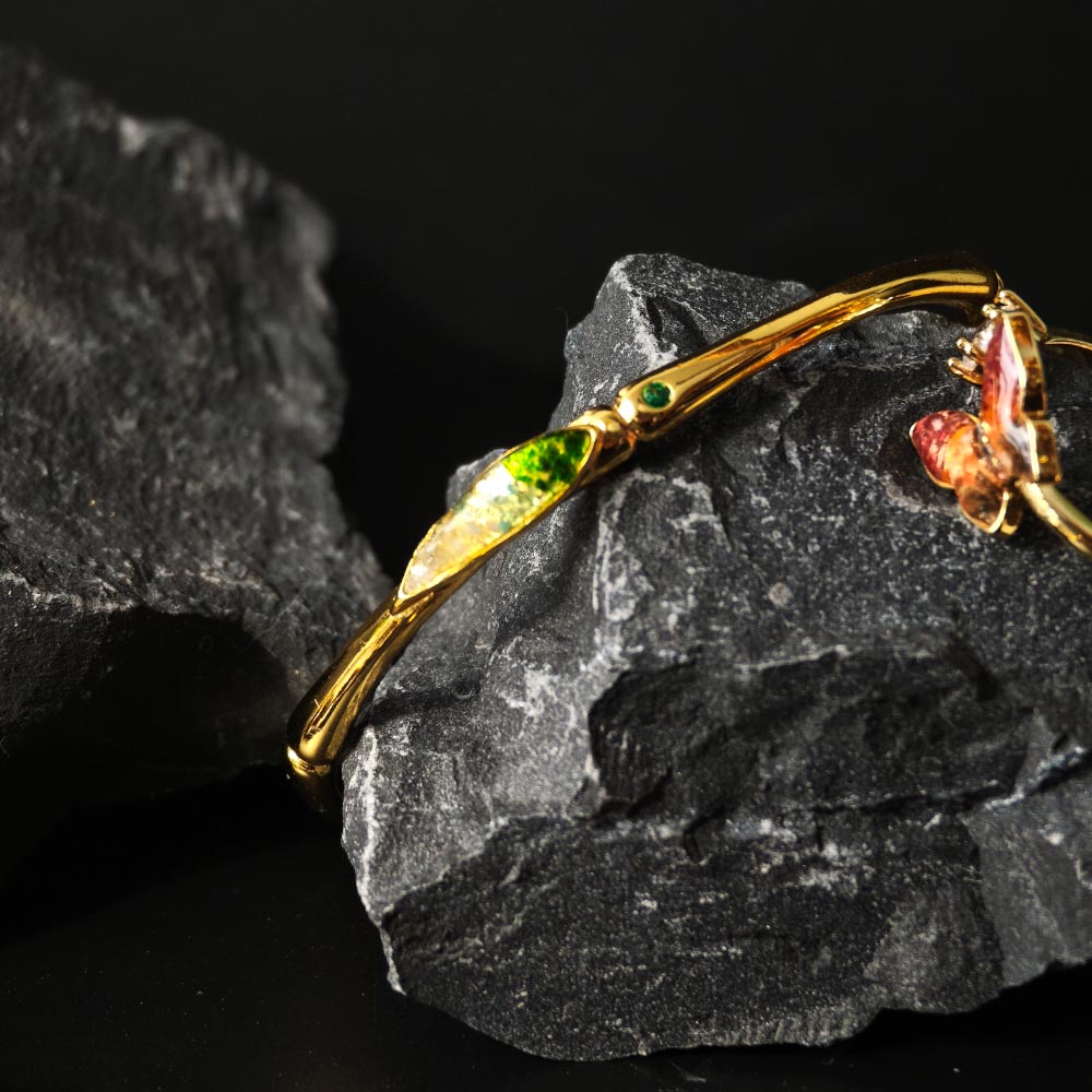 Emerald Gradient Bamboo Leaf Design Bracelet