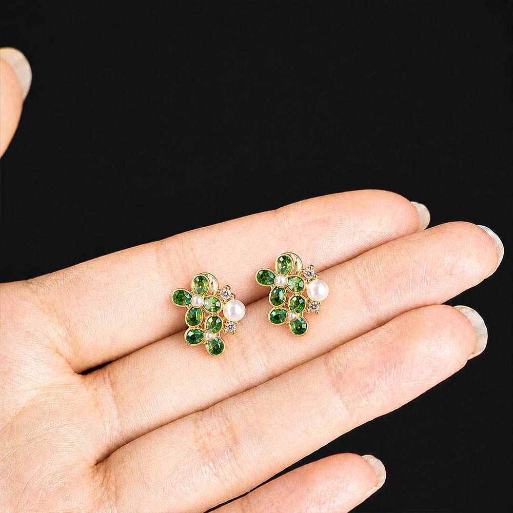 Studs – Pearl & Four-Leaf, Emerald Green