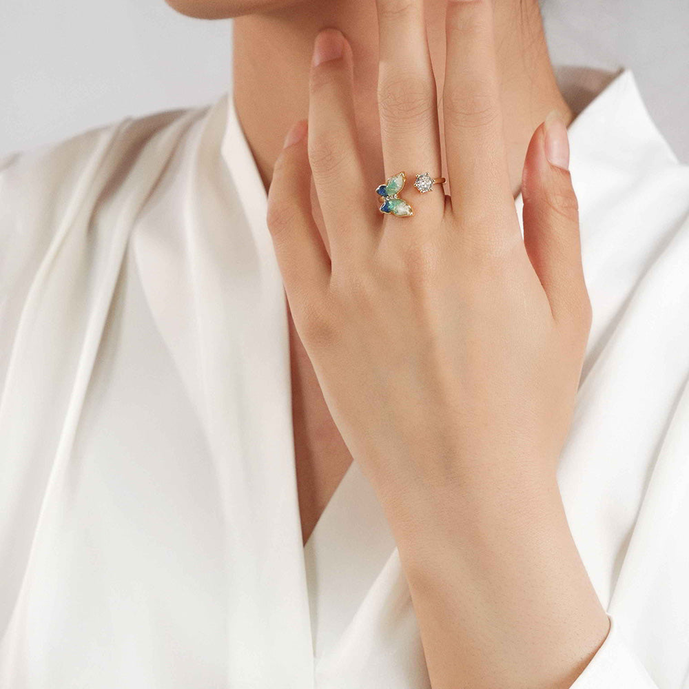 Blue-and-White Gradient Butterfly Ring