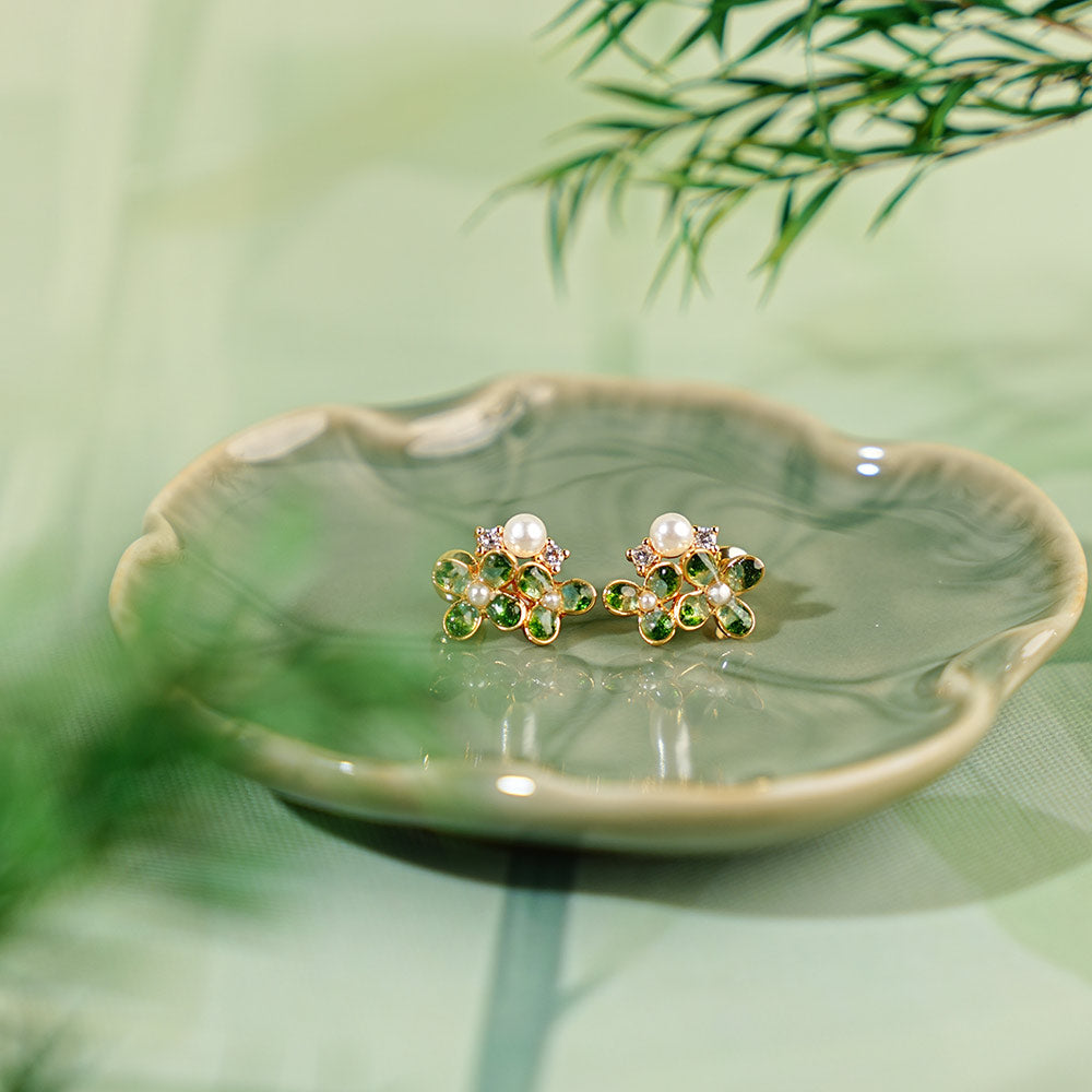 Studs – Pearl & Four-Leaf, Emerald Green