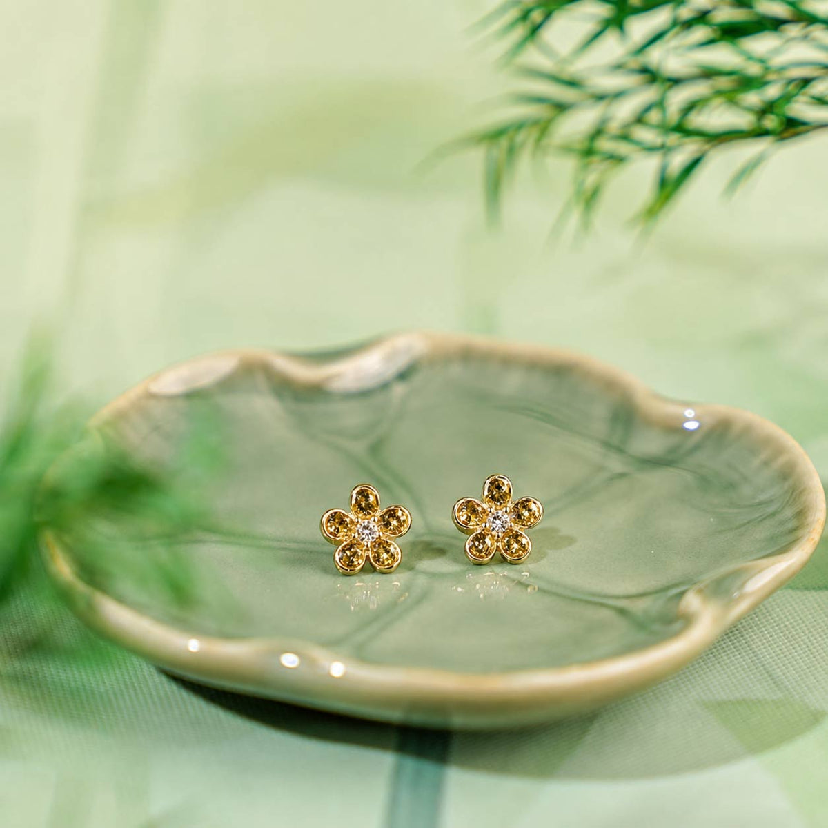 Gilded Studs – Five-Petal, Black Obsidian