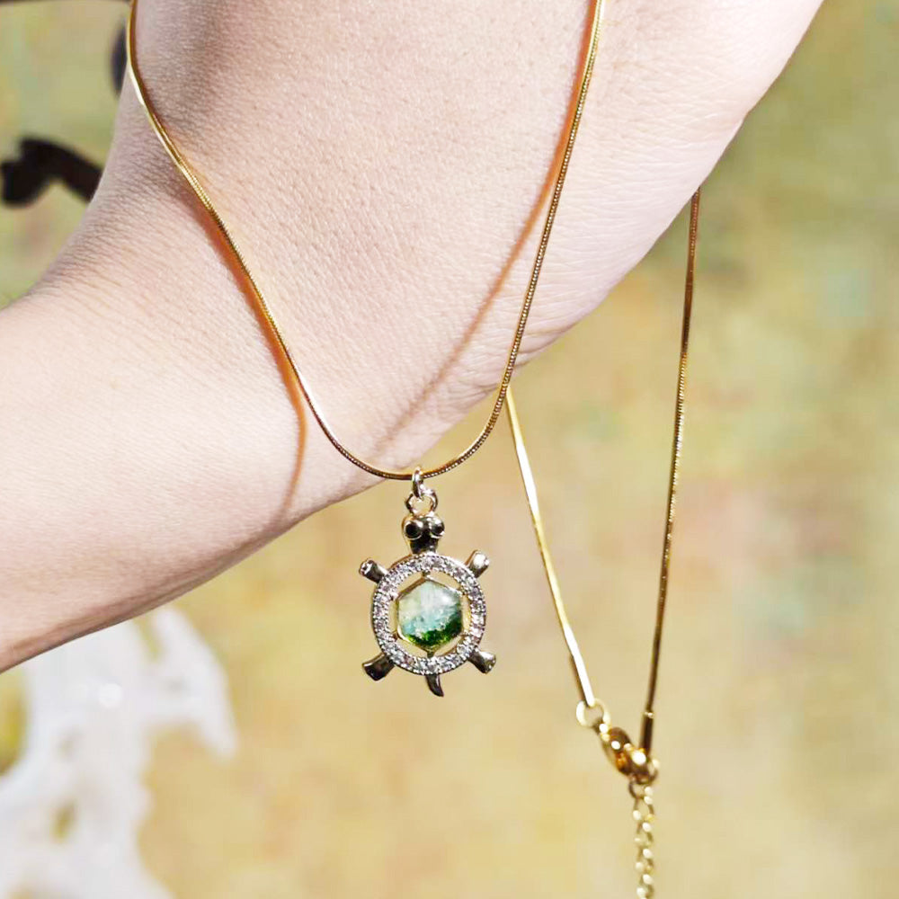 Openwork Tortoise Necklace – Emerald Green