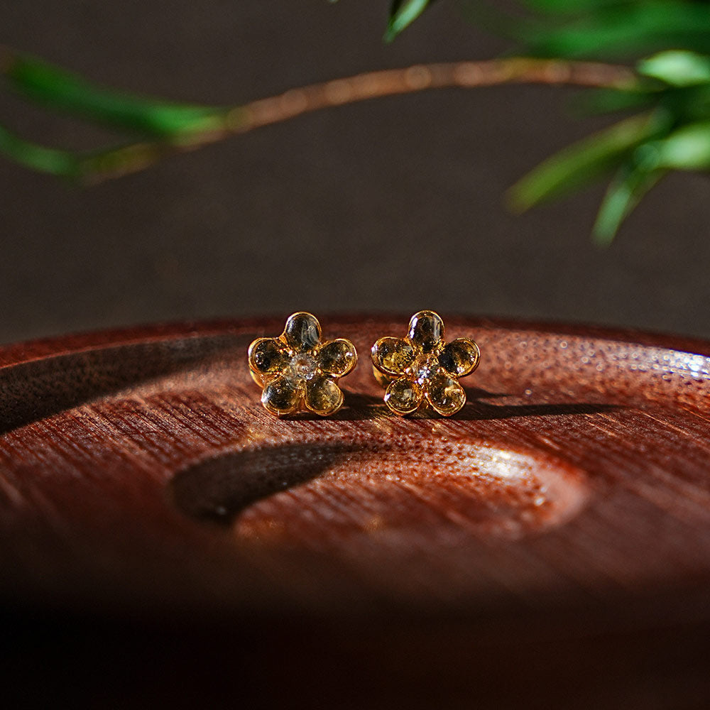 Gilded Studs – Five-Petal, Black Obsidian