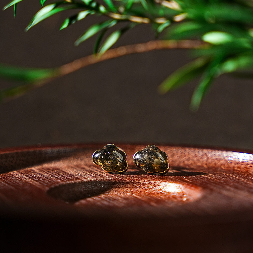 Studs – Auspicious Cloud, Black Obsidian