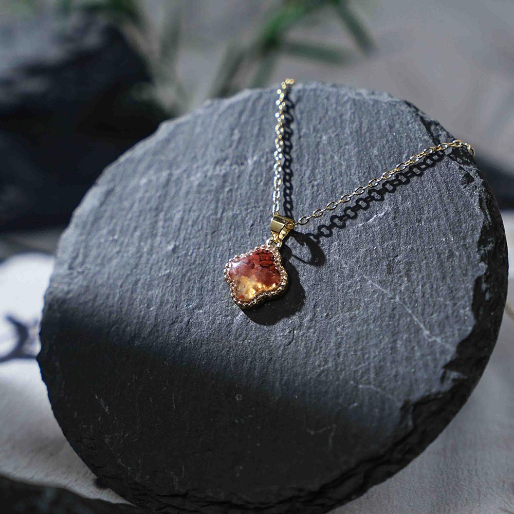 Necklace – Zircon & Four-Leaf Clover, Red